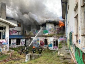 Nuevo incendio afectó al ex hospital regional en Punta Arenas