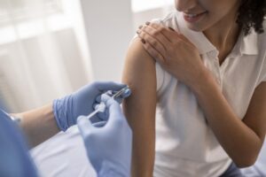 Vacuna contra el VPH: ¿En qué rango etario se puede aplicar?