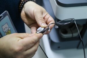 Óptica Comunal vende 200 lentes mensuales: en un año han vendido más de dos mil