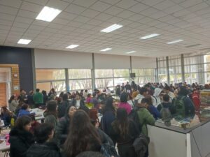 Almorzar por apenas $2.400 aún es posible: Casino de la UMAG ofrece menús variados y accesibles para estudiantes y funcionarios