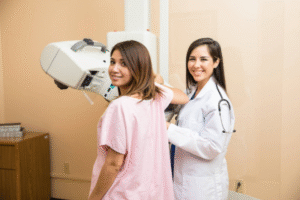 Senado aprobó proyecto de ley que permite a las mujeres realizarse mamografía sin orden médica