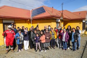 Paneles solares y luminarias, mejoran la calidad de vida de vecinos de Loteo del Mar