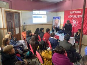 Camilo Escalona se reúne con militantes y autoridades regionales
