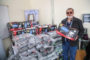 110 adultos mayores son beneficiados con entrega de pañales