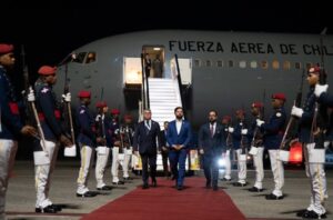 Presidente Boric llegó a República Dominicana para participar de la XXVIII Cumbre Iberoamericana