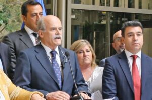 Diputado presenta proyectos para aumentar fiscalización en corporaciones municipales