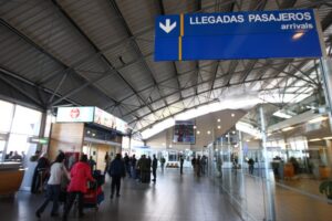 Sujeto fue detenido por transitar desnudo en el Aeropuerto de Punta Arenas