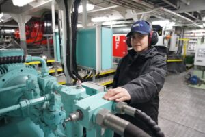 Mujer logró ser la primera jefe de máquinas de la marina mercante regional