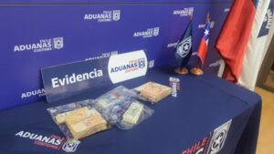 Aduanas detuvo a viajeros que ingresaban a Chile con millonario contrabando