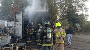 Incendio afectó a container de conocida desarmaduría en Punta Arenas