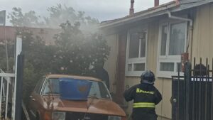Quema de basura en vivienda movilizó a bomberos en Punta Arenas