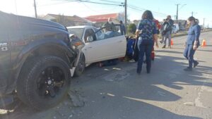 Colisión frontal de alta energía deja lesionado grave en Pedro Aguirre Cerda