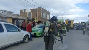 Principio de incendio en Población Santos Mardones deja dos lesionados