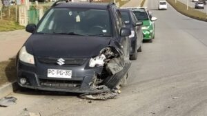 Accidente de tránsito involucró a vehículo y camión en Punta Arenas
