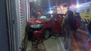 Colisión y posterior choque en Errázuriz con Sanhueza