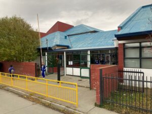 Indignación en apoderados por suspensión de clases del Liceo Juan Bautista Contardi