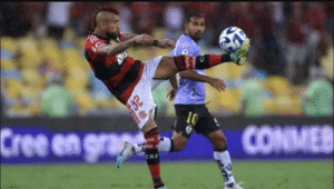 Arturo Vidal es hospitalizado por una infección y será baja contra Fluminense