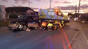 Una mujer terminó lesionada tras colisionar en Punta Arenas