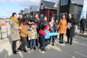 Cerca de 80 familias recibieron las llaves de su casa propia en Punta Arenas