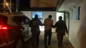 Fiscalía inicia investigación contra ciudadano colombiano que tenía marihuana y cocaína en su automóvil