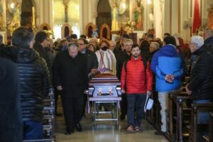 Con múltiples muestras de cariño despidieron ayer al destacado vecino Juan Edmundo Perich Lopizich