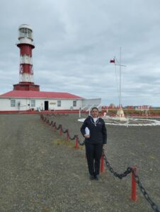 Rayen Parada, primera mujer jefa del Faro Punta Dungeness, habla sobre su actual vida en aislamiento