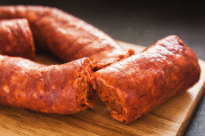 Chileno inventó longaniza más saludable a base de manzana