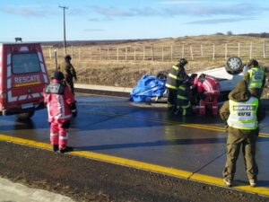 Volcamiento con resultado fatal para el conductor en sector Dorotea