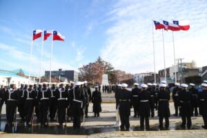 Plaza Esmeralda de gala: instituciones y colegios desfilaron por el Mes del Mar