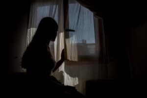 Tres años y un día de libertad vigilada intensiva para hombre que abusó sexualmente de menor