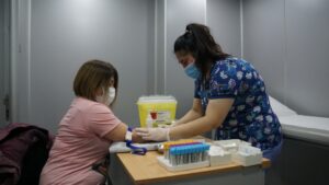 Vecinos de Punta Arenas se vieron beneficiados por operativo médico realizado por RedSalud Magallanes