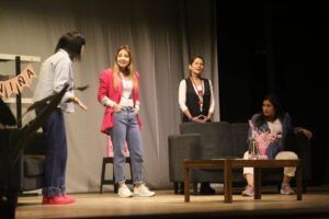 Un Teatro Municipal lleno disfrutó de la obra teatral “Malas Madres”