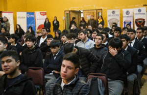 Ocho empresas suscriben convenio con Liceo Industrial para fortalecer formación de carreras