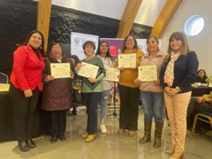 Certifican a mujeres jefas de hogar de Natales
