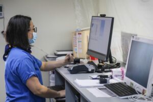 Farmacias y óptica comunal modernizan su sistema de emisión de boletas