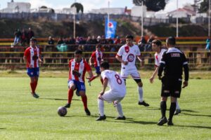 Esmeralda recibe a Prat en Puerto Natales por el Campeonato Regional de Clubes
