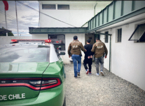 Detienen a sujeto que abandonó sus funciones de vocal de mesa en Punta Arenas