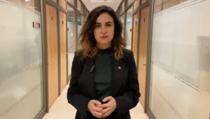 “El proyecto contempla un paquete de medidas para la pequeña y mediana empresa, para apoyarlas en el proceso que significa el aumento de sue