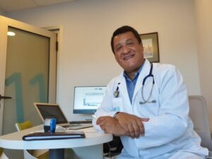 Especialista Broncopulmonar entrega recomendaciones para el Chapuzón del Estrecho: “Trate de que la inmersión sea lo más breve posible”