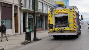 Falla eléctrica movilizó a bomberos en Prefectura de Carabineros