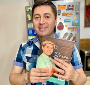 Libro gastronómico del magallánico Andrés Bravo ganó importante premio internacional