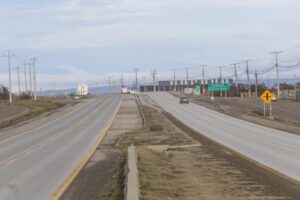 Concejal Flores destacó avance de proyecto que iluminará ruta camino al aeropuerto