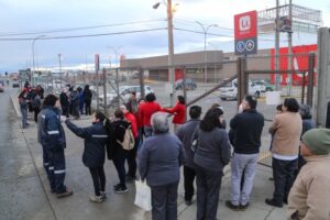 Fuga de líquidos refrigerantes en supermercado requirió evacuación