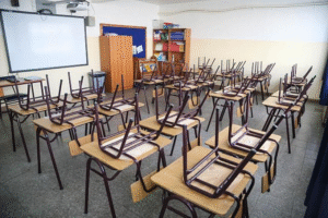 Asistencia escolar en establecimientos es de 6% por movilización de profesores
