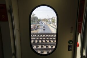 Más de 288 personas mueren en choque de trenes en India