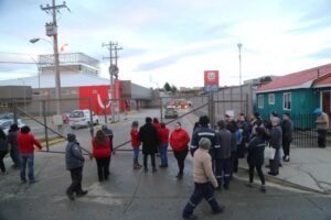 Fuga de gas movilizó a Bomberos hasta el Unimarc Sur de Punta Arenas