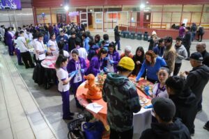 Decenas de estudiantes de Nutrición y Dietética dieron a conocer “Gastronomía regional, sustentable y saludable”