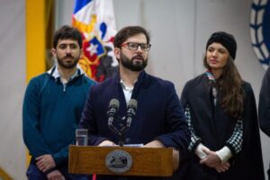Presidente Boric arribaría mañana a la Antártica