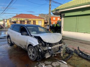 Accidente de tránsito deja a una mujer lesionada en Punta Arenas