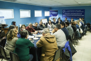 A paso lento avanza negociación de gremios movilizados de la Educación con Cormupa